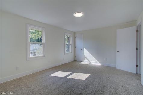483 Sullivan Avenue Akron OH 44305