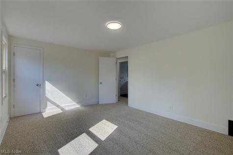 483 Sullivan Avenue Akron OH 44305