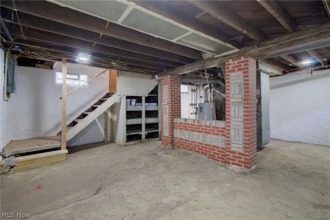 483 Sullivan Avenue Akron OH 44305