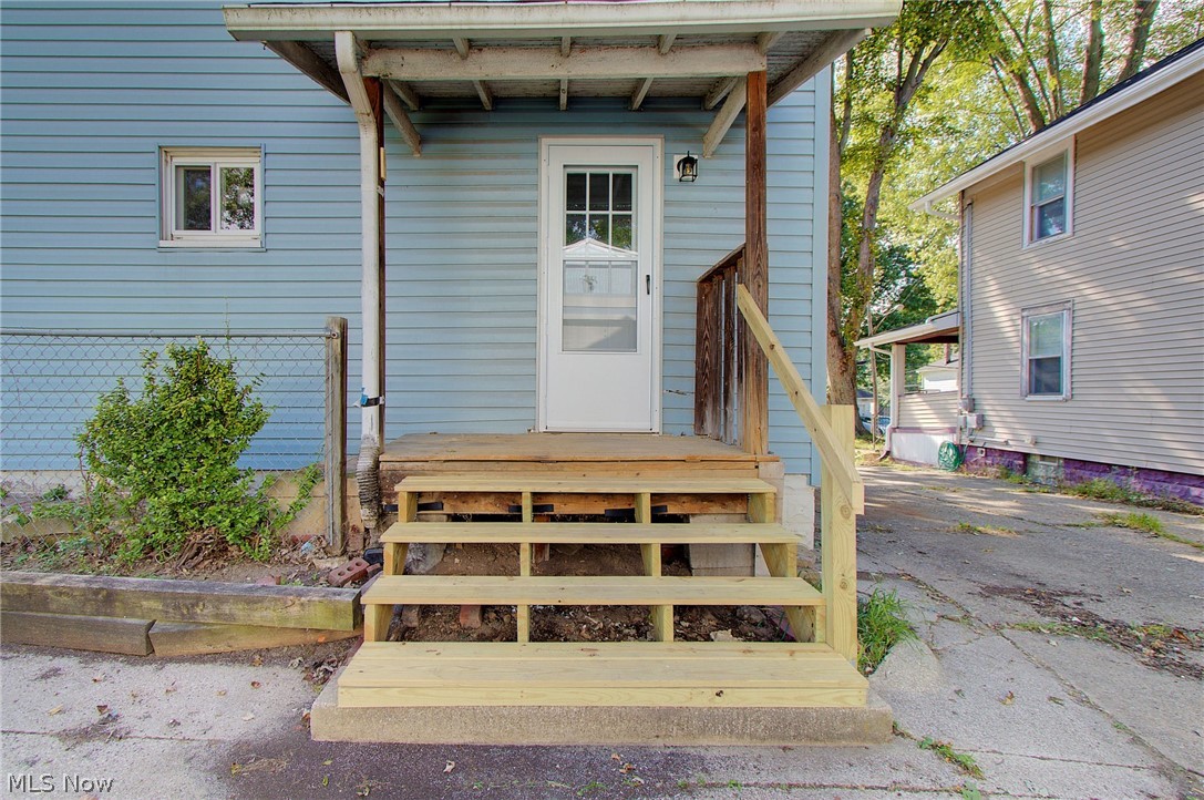 483 Sullivan Avenue Akron OH 44305