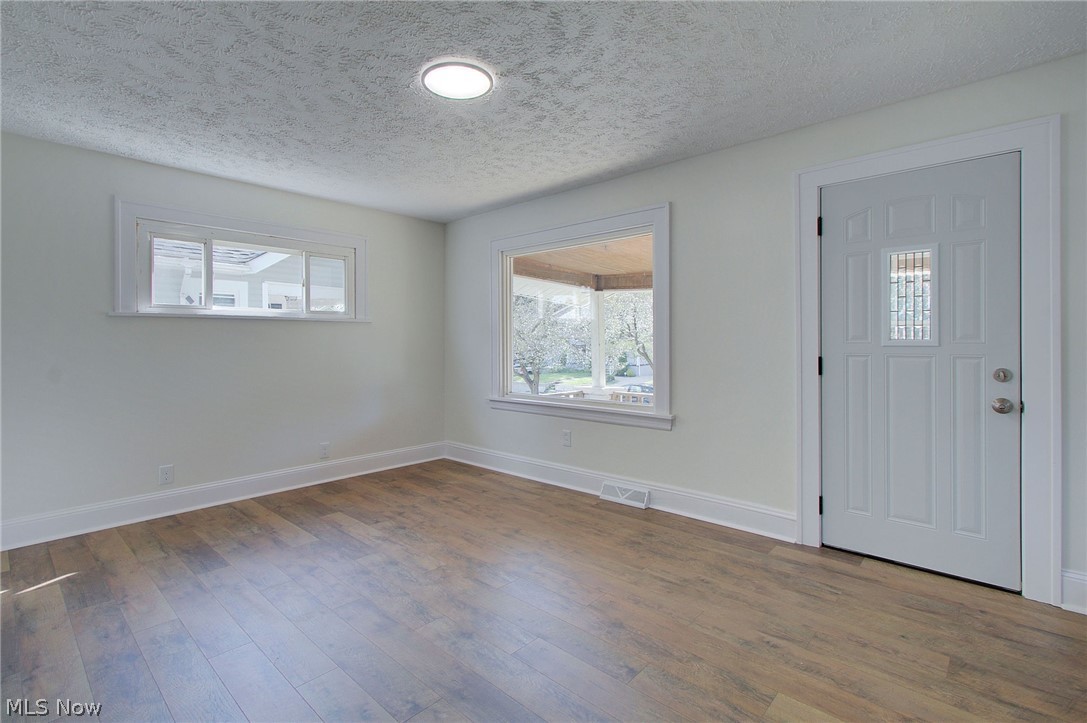 483 Sullivan Avenue Akron OH 44305