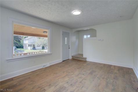 483 Sullivan Avenue Akron OH 44305