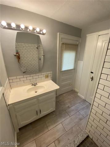 493 Rentschler Street Akron OH 44304