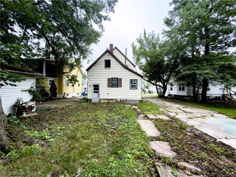 823 W 21st Street Lorain OH 44052