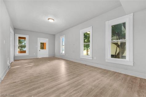 823 W 21st Street Lorain OH 44052