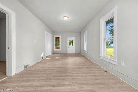 823 W 21st Street Lorain OH 44052