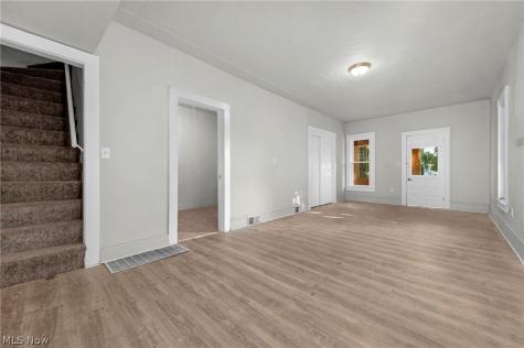 823 W 21st Street Lorain OH 44052