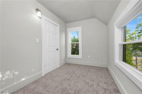 823 W 21st Street Lorain OH 44052