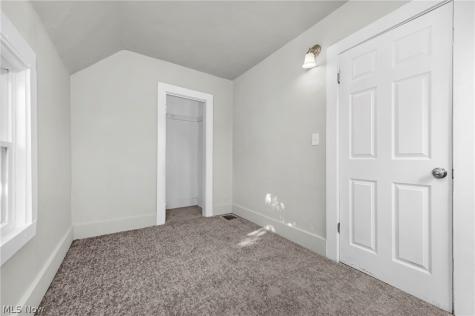 823 W 21st Street Lorain OH 44052