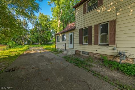 823 W 21st Street Lorain OH 44052