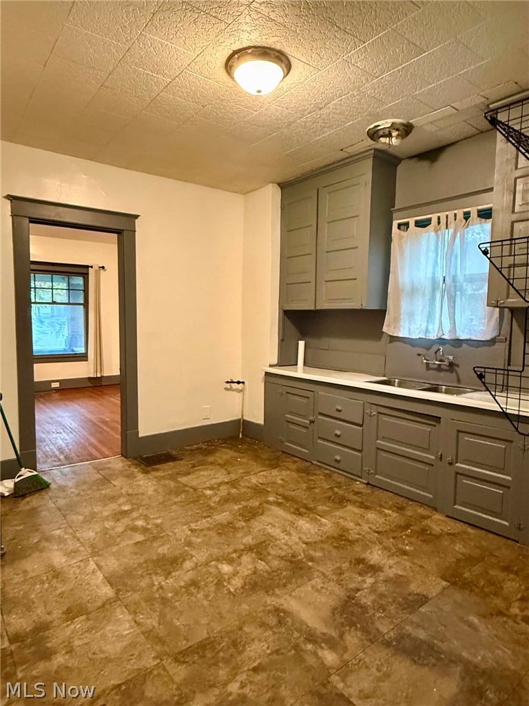 2123 Logan Avenue Youngstown OH 44505
