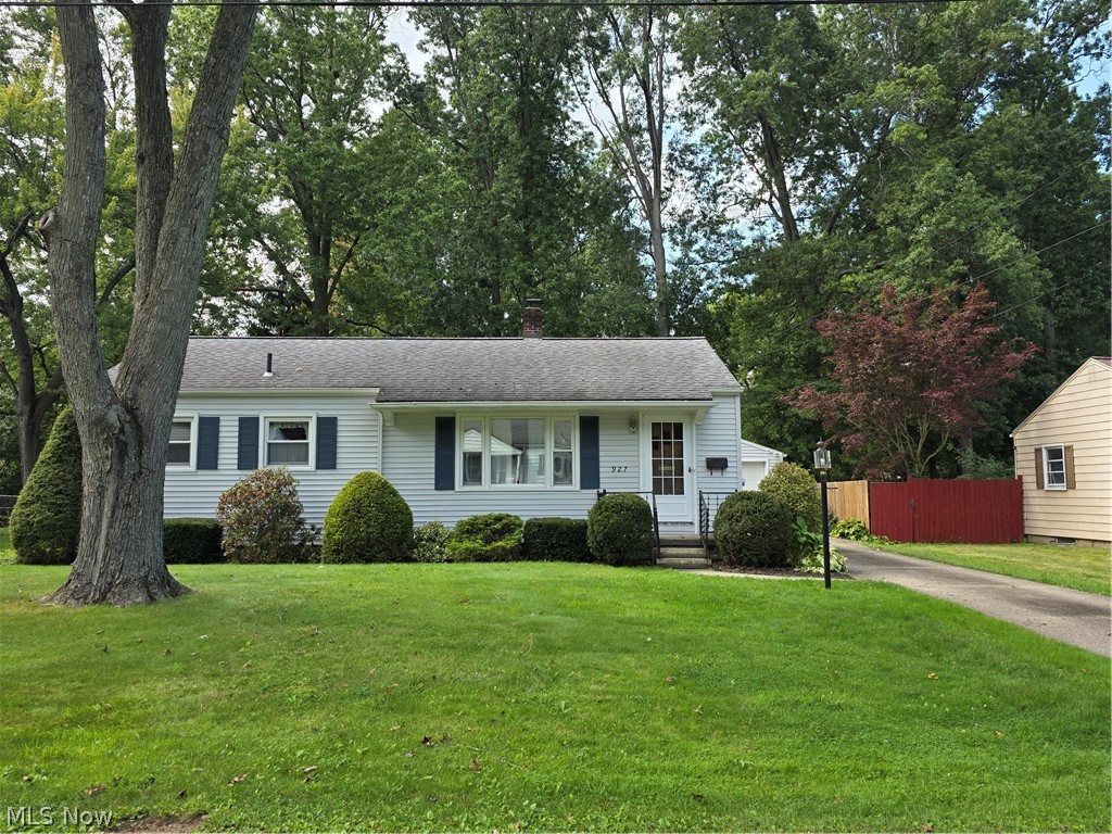 927 Barclay Avenue Salem OH 44460