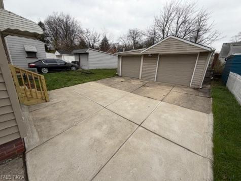 11005 Brunswick Avenue Garfield Heights OH 44125
