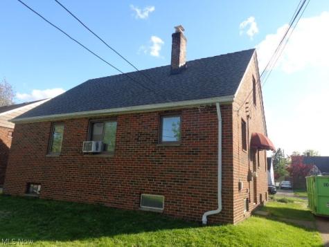 9504 Eureka Parkway Parma Heights OH 44130