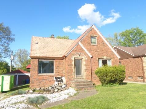 9504 Eureka Parkway Parma Heights OH 44130