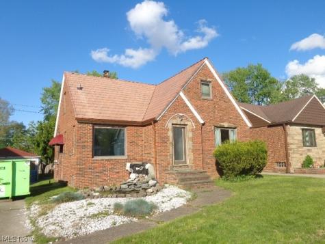 9504 Eureka Parkway Parma Heights OH 44130