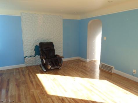 9504 Eureka Parkway Parma Heights OH 44130