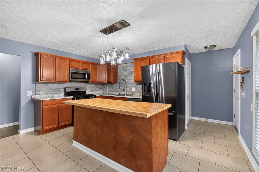 3321 Meadowwood Street NW Massillon OH 44646
