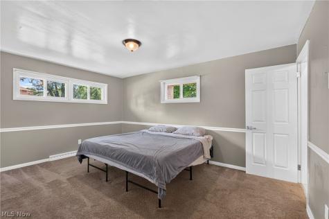 3321 Meadowwood Street NW Massillon OH 44646