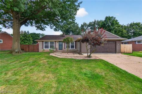 3321 Meadowwood Street NW Massillon OH 44646