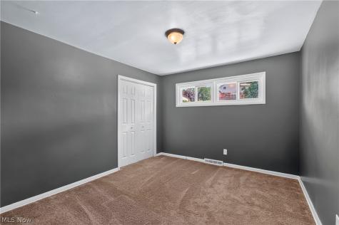 3321 Meadowwood Street NW Massillon OH 44646