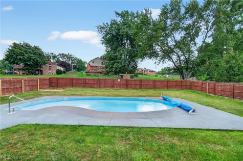 3321 Meadowwood Street NW Massillon OH 44646