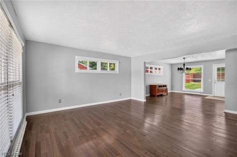 3321 Meadowwood Street NW Massillon OH 44646