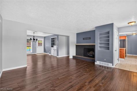 3321 Meadowwood Street NW Massillon OH 44646