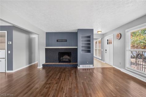 3321 Meadowwood Street NW Massillon OH 44646