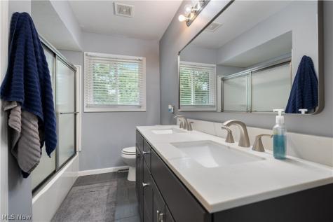 13795 Overcrest Street NE Alliance OH 44601