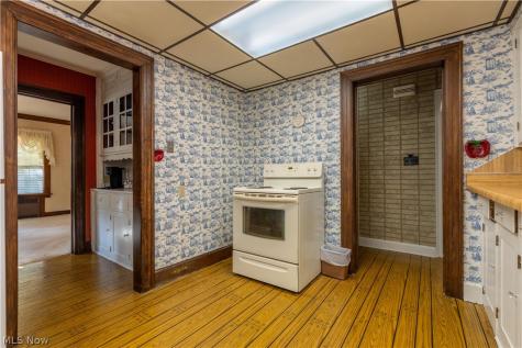 1827 Coventry Road NE Massillon OH 44646