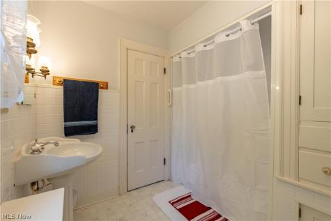 1827 Coventry Road NE Massillon OH 44646