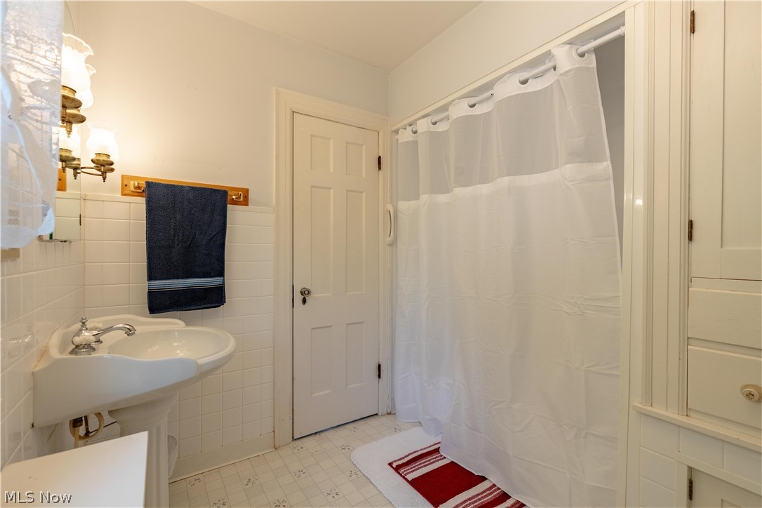 1827 Coventry Road NE Massillon OH 44646
