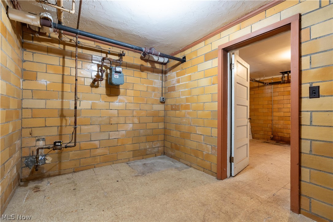 1827 Coventry Road NE Massillon OH 44646