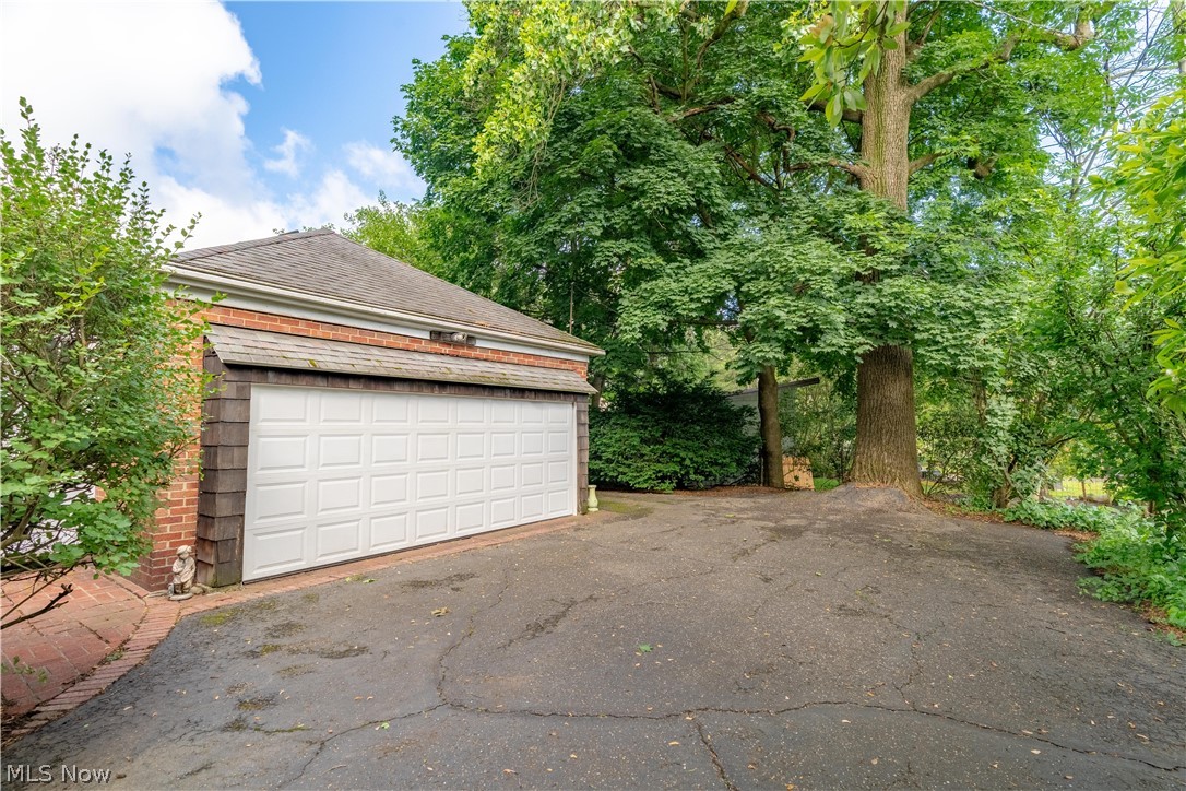 1827 Coventry Road NE Massillon OH 44646