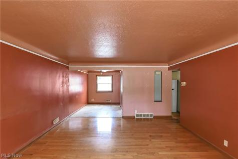5891 Pearl Road Parma Heights OH 44130