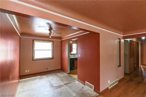5891 Pearl Road Parma Heights OH 44130