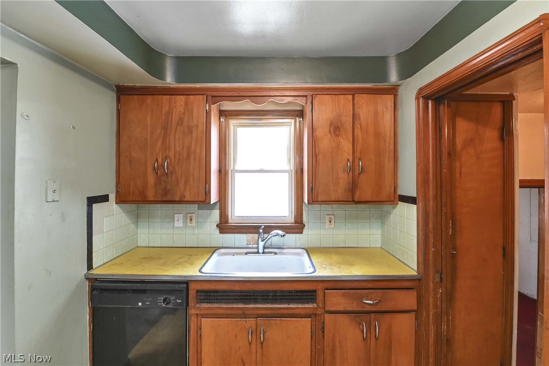5891 Pearl Road Parma Heights OH 44130