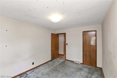 5891 Pearl Road Parma Heights OH 44130