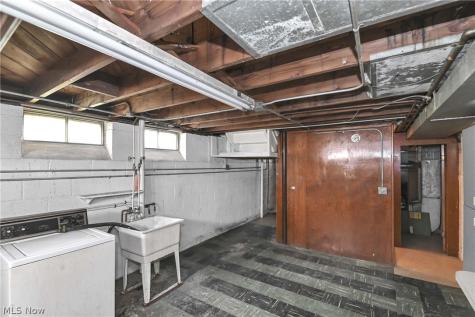 5891 Pearl Road Parma Heights OH 44130