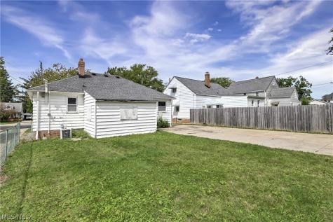 5891 Pearl Road Parma Heights OH 44130