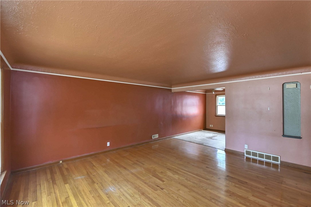 5891 Pearl Road Parma Heights OH 44130