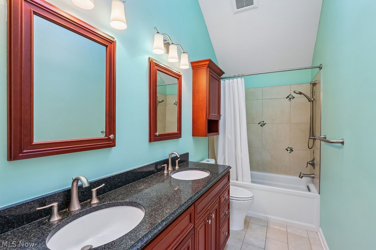 54 Fairfax Drive Chagrin Falls OH 44022