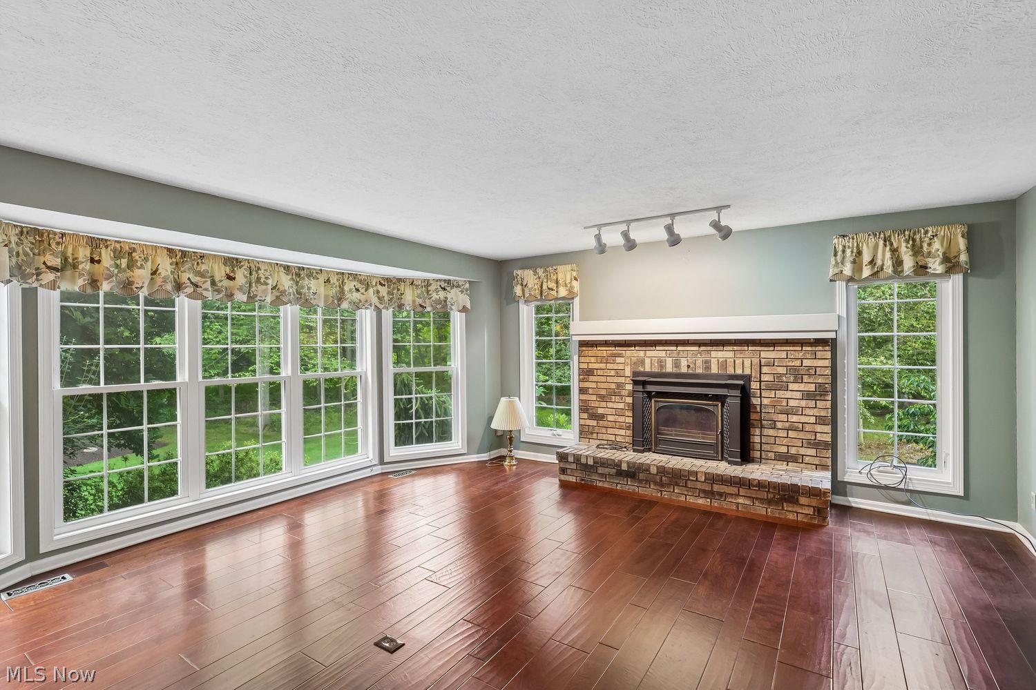 54 Fairfax Drive Chagrin Falls OH 44022
