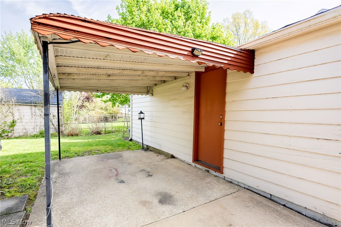 1837 Cameroon Court Akron OH 44305