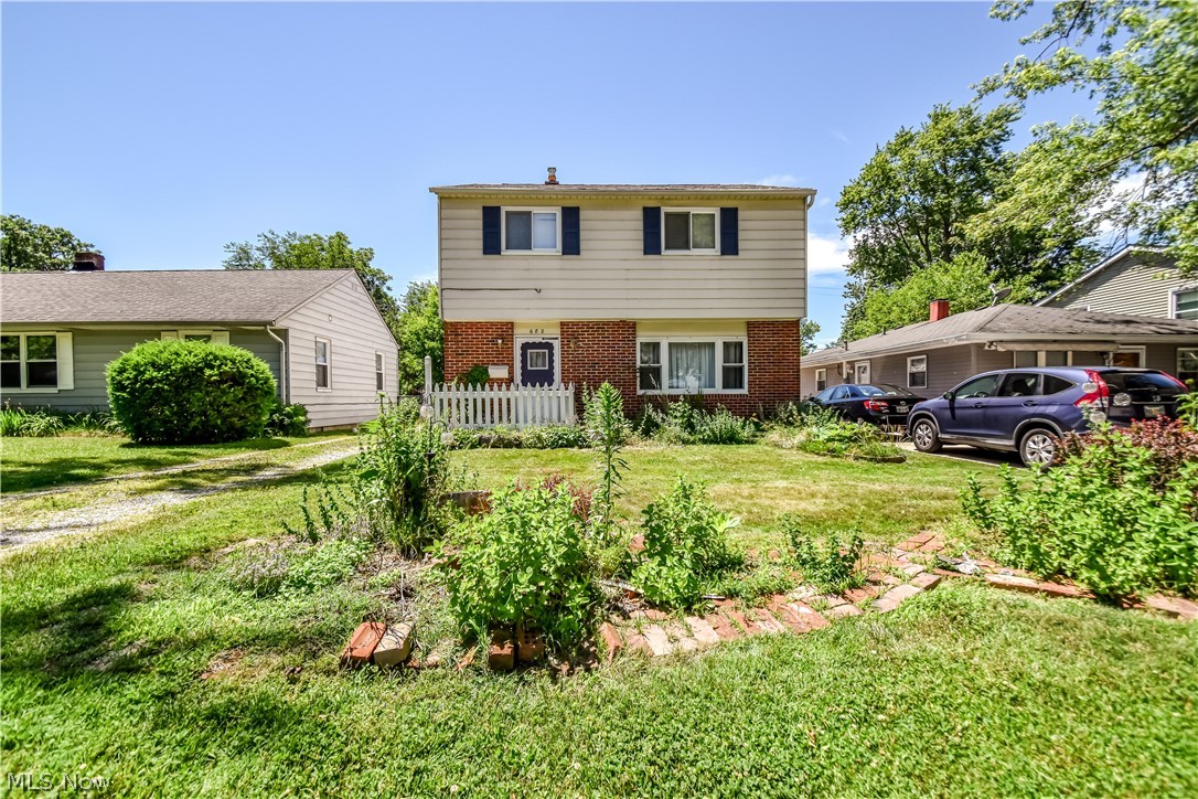682 Iroquois Trail Willoughby OH 44094
