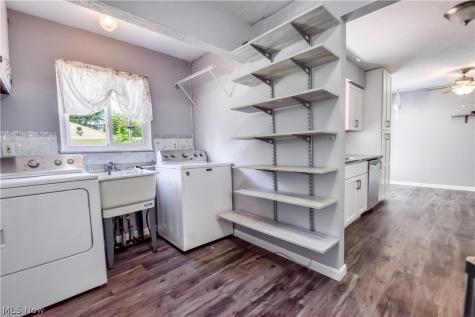 682 Iroquois Trail Willoughby OH 44094