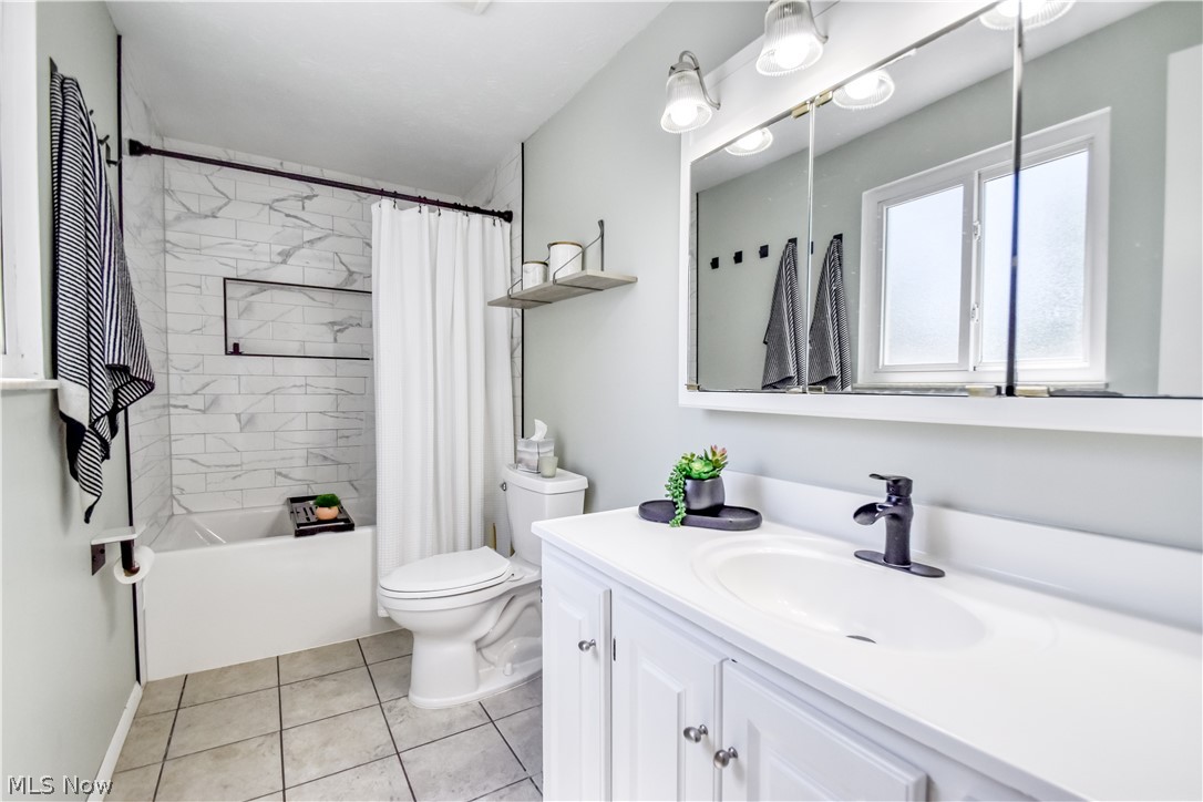 682 Iroquois Trail Willoughby OH 44094