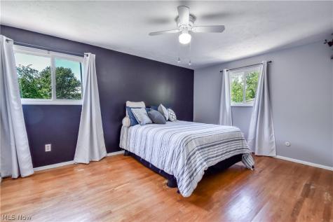 682 Iroquois Trail Willoughby OH 44094