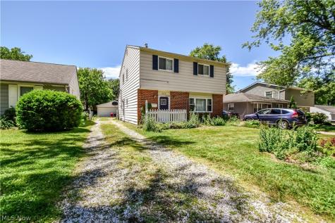 682 Iroquois Trail Willoughby OH 44094